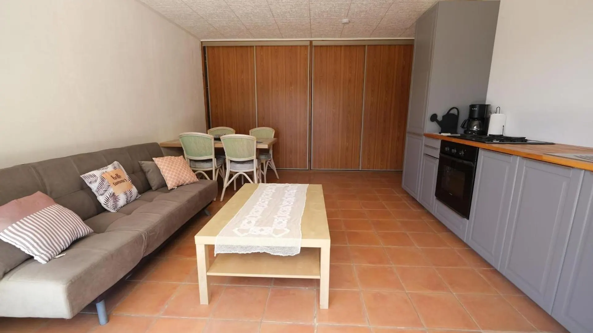 Villa Air-Conditioned House In The Luberon With Heated Swimming Pool In Saint Saturnin Les Apt - 8 People.