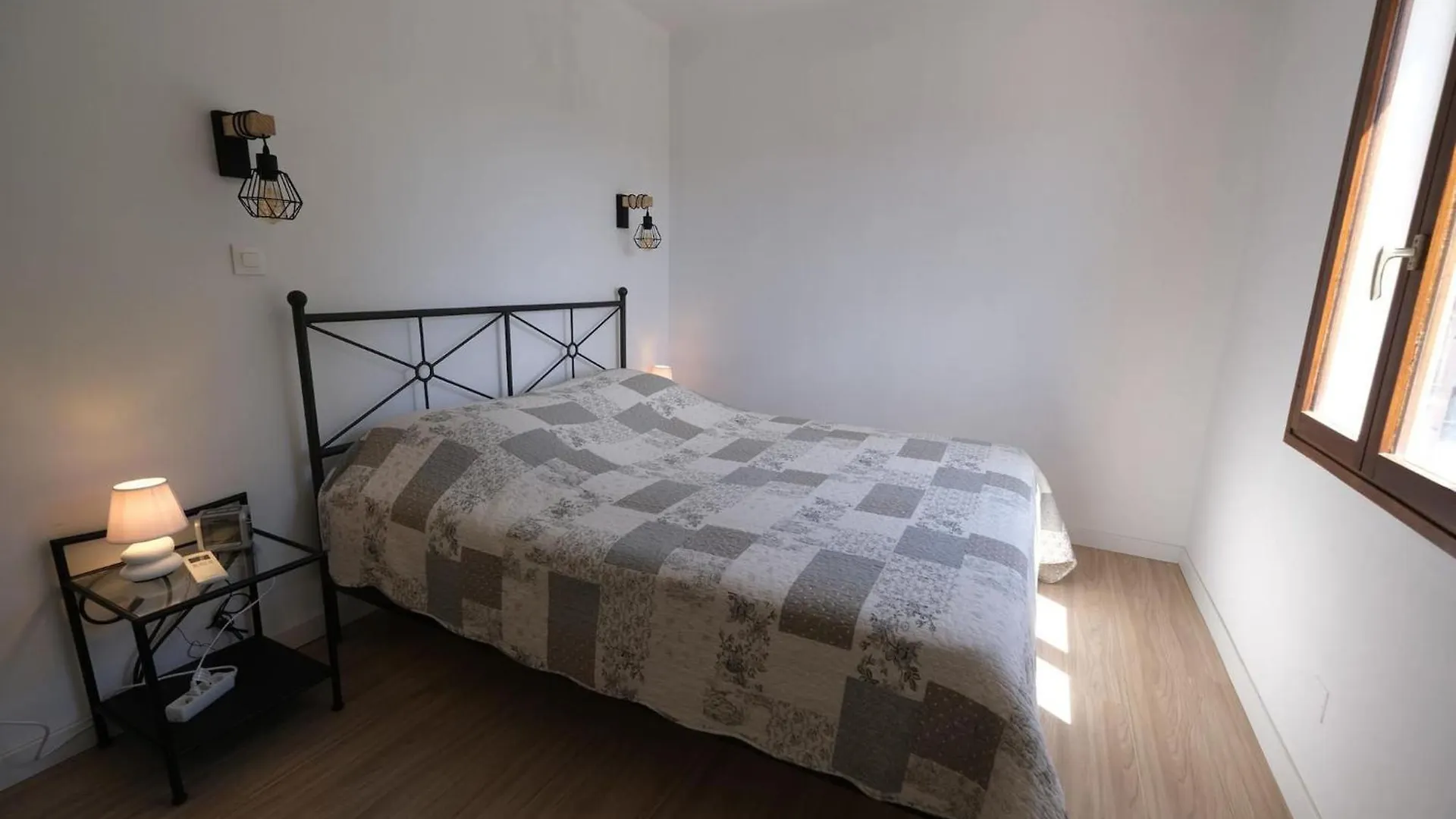 Air-Conditioned House In The Luberon With Heated Swimming Pool In Saint Saturnin Les Apt - 8 People. Saint-Saturnin-les-Apt
