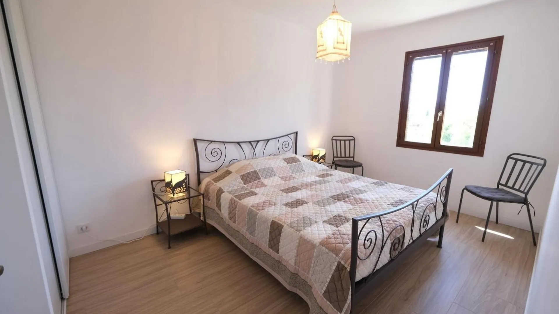 Air-Conditioned House In The Luberon With Heated Swimming Pool In Saint Saturnin Les Apt - 8 People. Saint-Saturnin-les-Apt