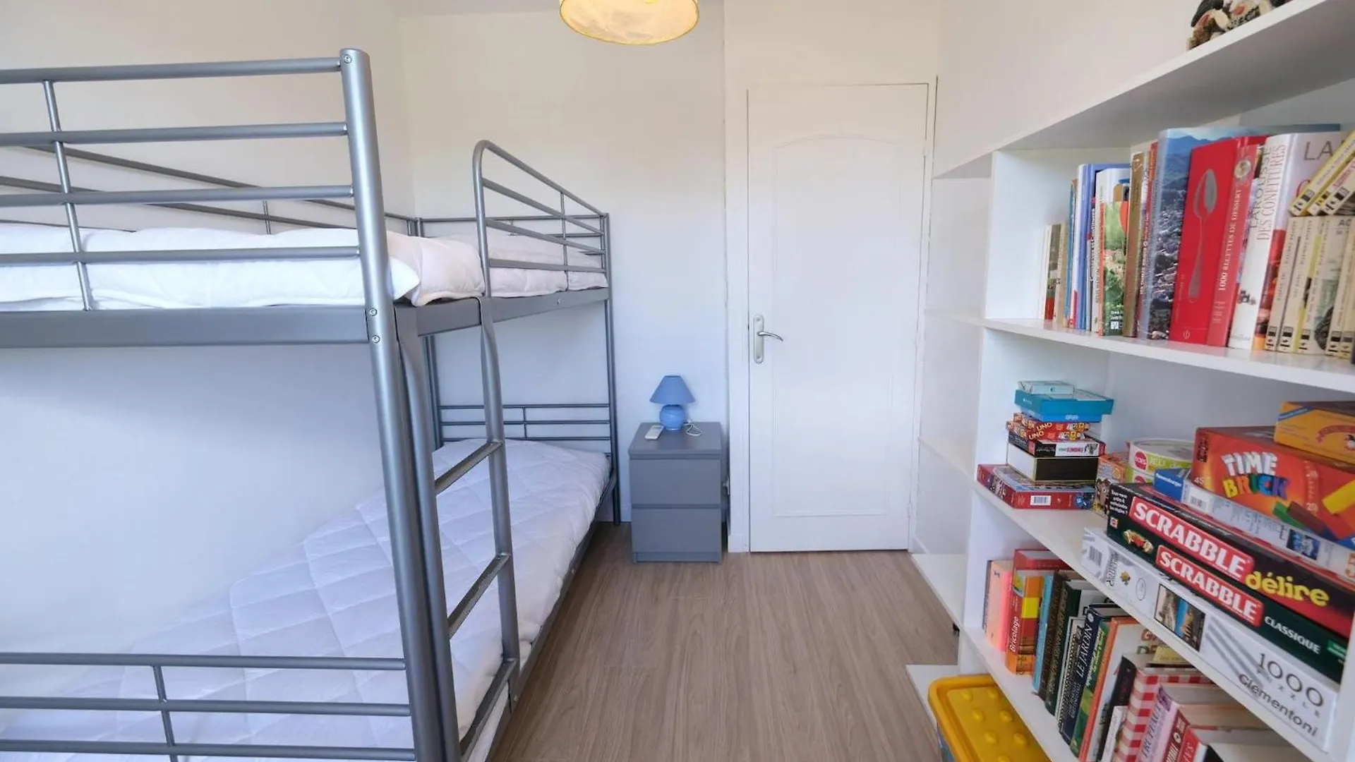 Air-Conditioned House In The Luberon With Heated Swimming Pool In Saint Saturnin Les Apt - 8 People. Villa