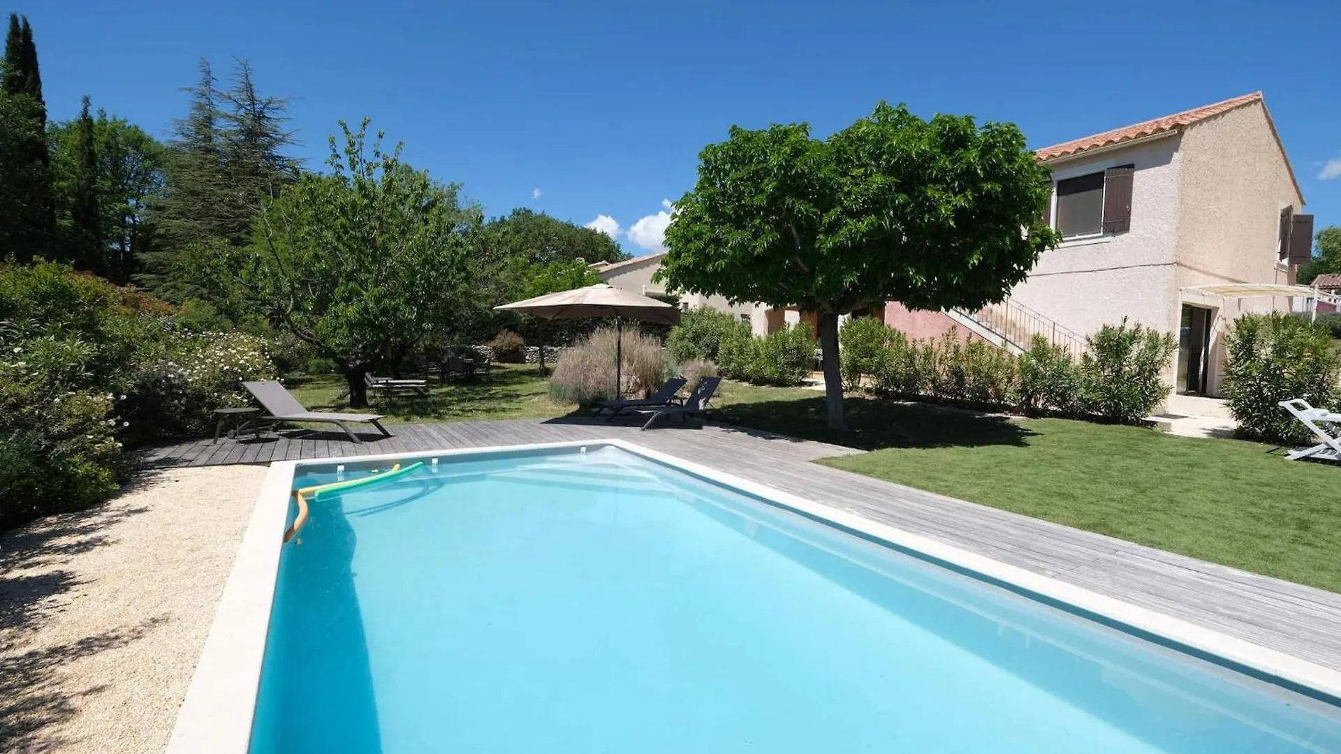 Air-Conditioned House In The Luberon With Heated Swimming Pool In Saint Saturnin Les Apt - 8 People.